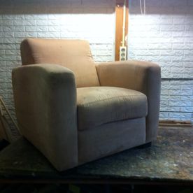 beige woonkamer stoel